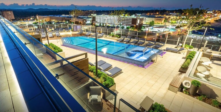 poolside commercial outdoor lounge furniture